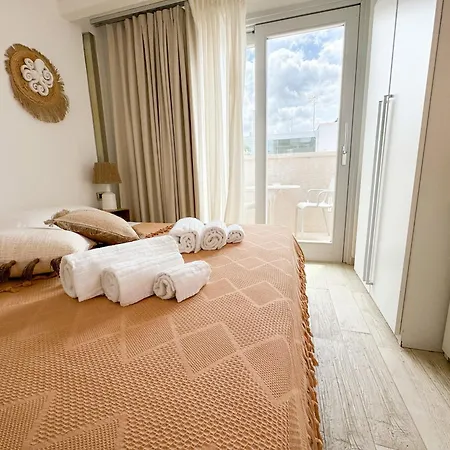 Vingt Sept Bed & Breakfast 2*
