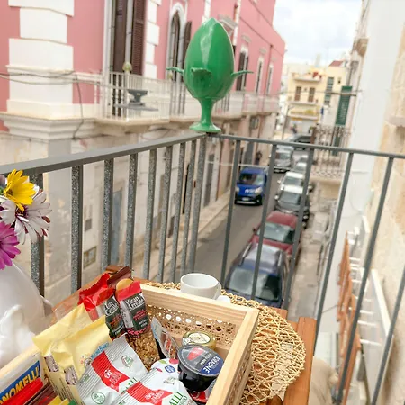 Vingt Sept Bed & Breakfast 4*