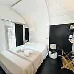 Vingt Sept Bed & Breakfast
