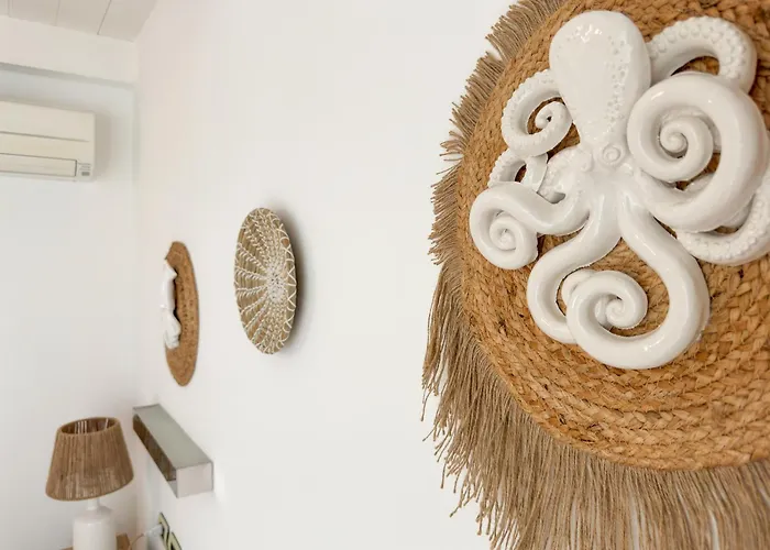 Vingt Sept Bed & Breakfast 4*