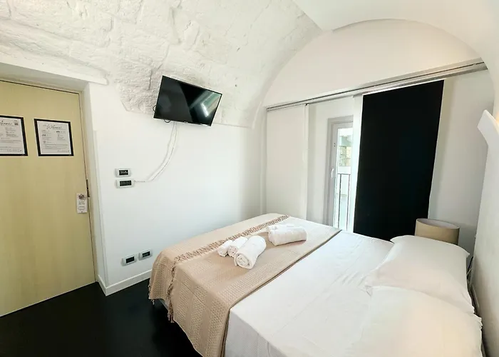 Vingt Sept Bed & Breakfast 4*