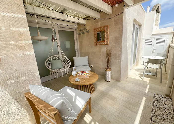 Vingt Sept Bed & Breakfast 4*