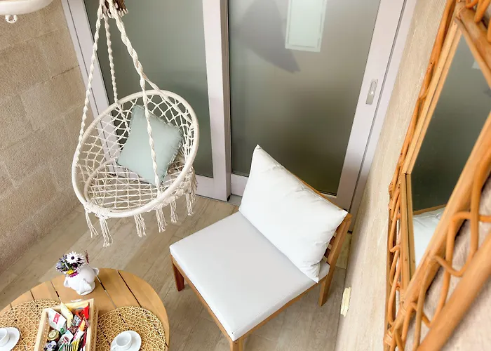 Vingt Sept Bed & Breakfast 4*